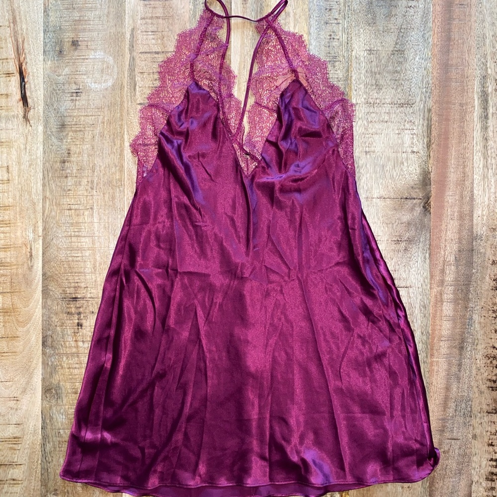 🌟FINAL PRICE🌟 VS Burgundy Nightgown